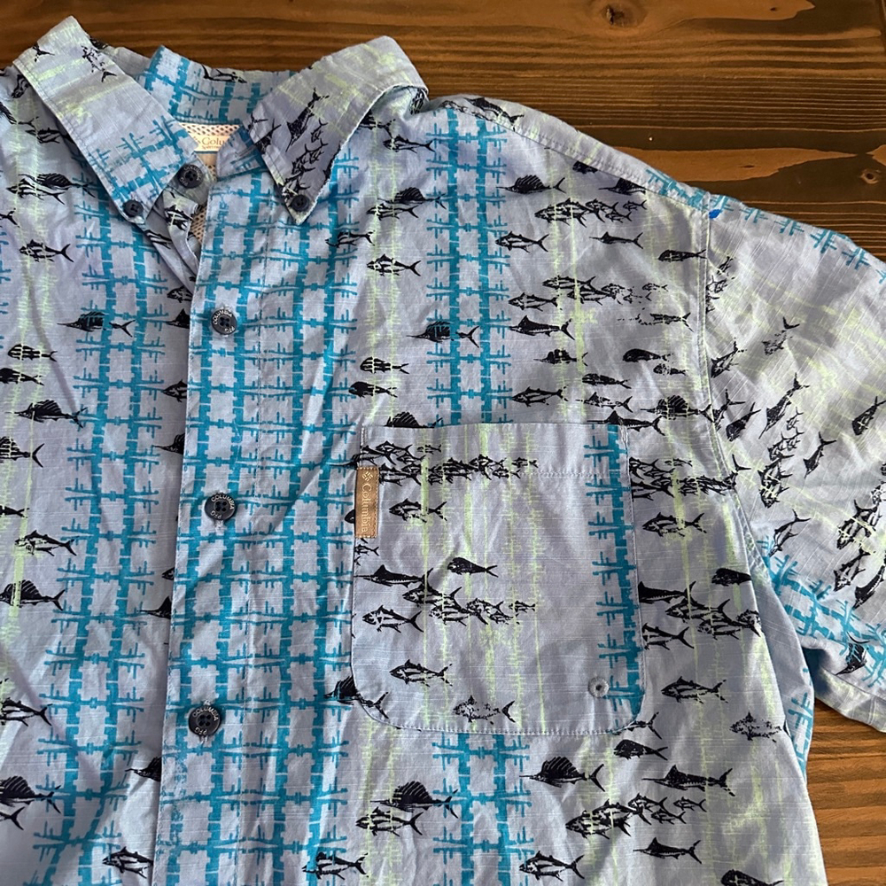 Men Columbia Performance Blue Green Fish Print Short Sleeve Button Down Shirt L